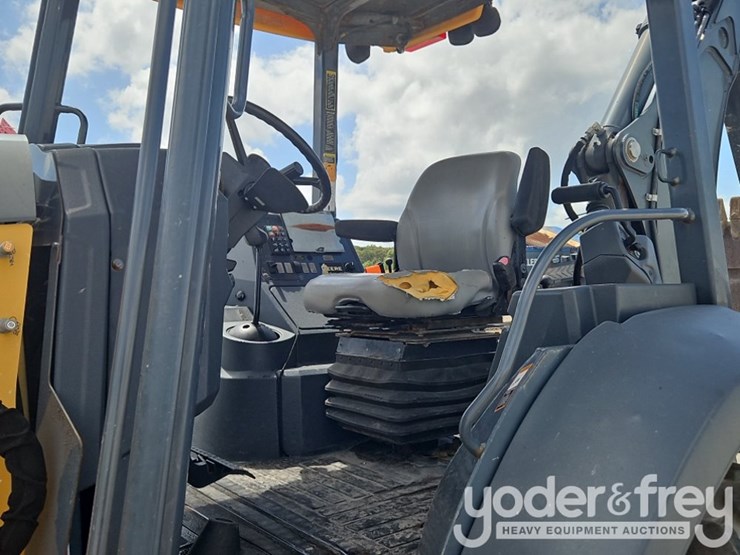 2020-deere-310sl-image-23
