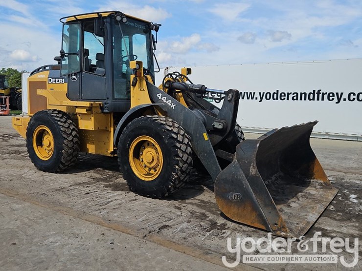 2019-deere-444k-image-7