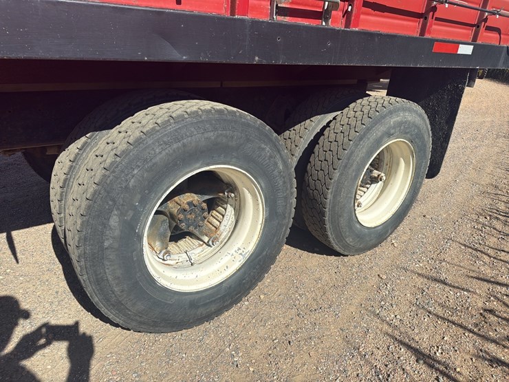 1979-international--model-1924-tandem-grain-truck,-81,877-miles,-4x4-manual-transmission,-gas,-roll-tarp-image-11