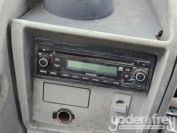 2013-volvo-ec220dl-image-33