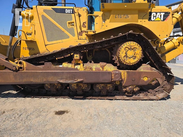 2013-caterpillar-d8t-image-25