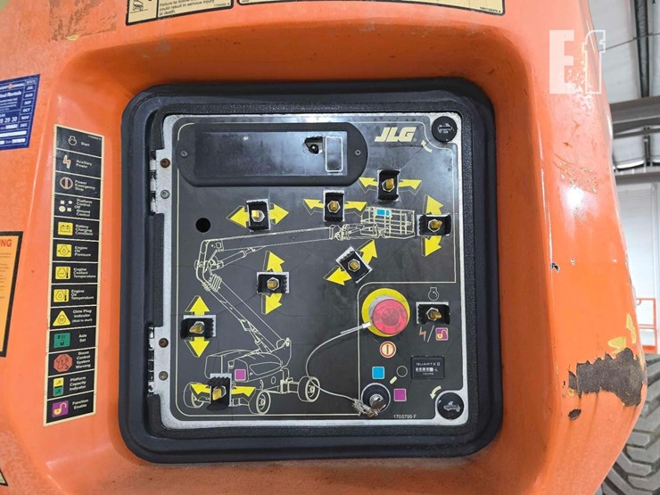 2016-jlg-1250ajp-image-12