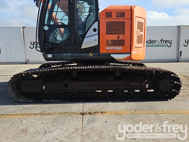 hitachi-zx245us-lc-6n-image-21