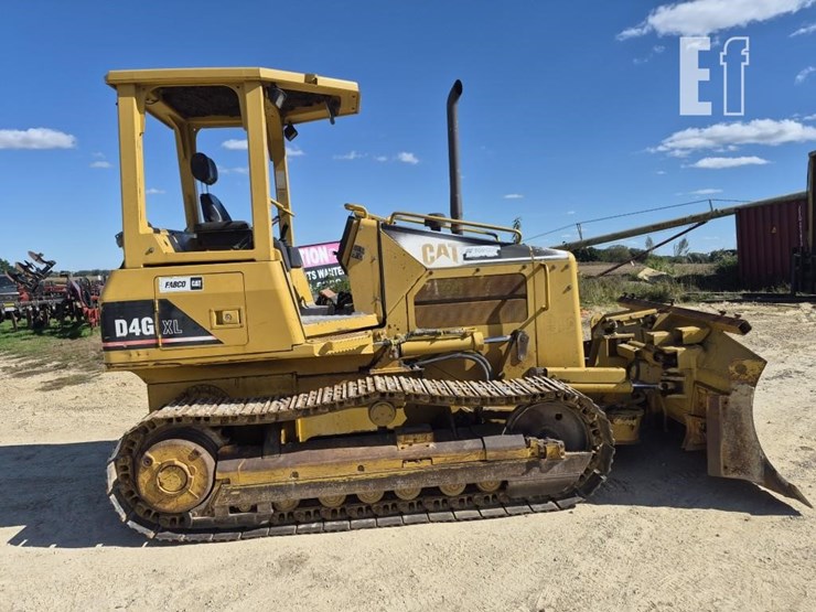 2003-caterpillar-d4g-xl-image-6
