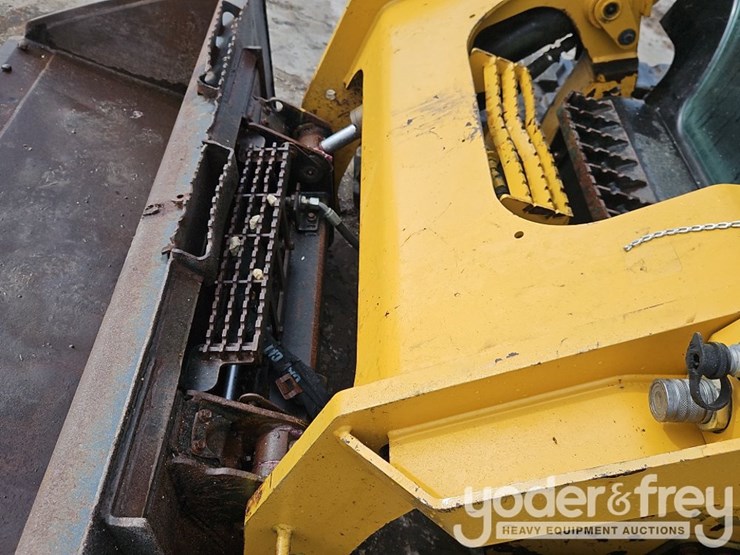 2021-caterpillar-289d3-image-15