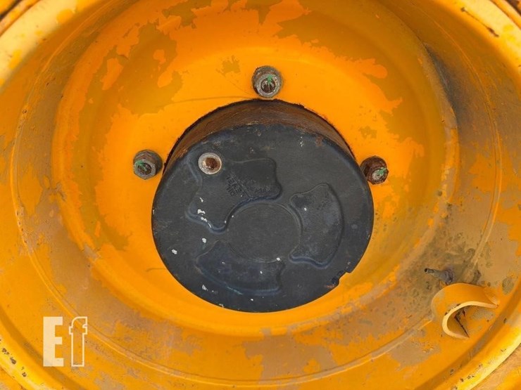 2017-jcb-512-56-image-35