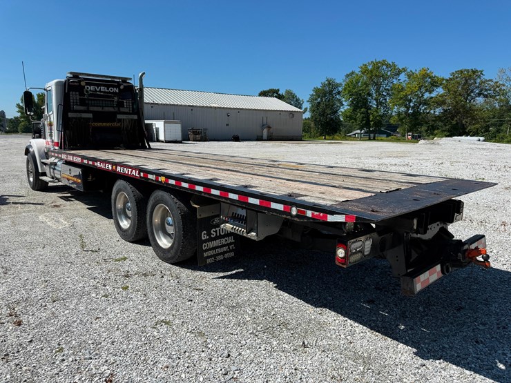 2018-freightliner-122sd-image-4
