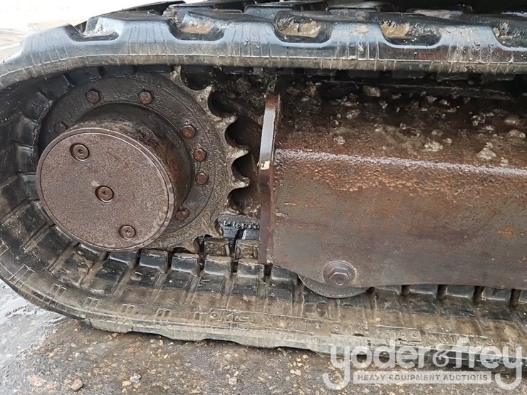 2020-bobcat-e32-image-8