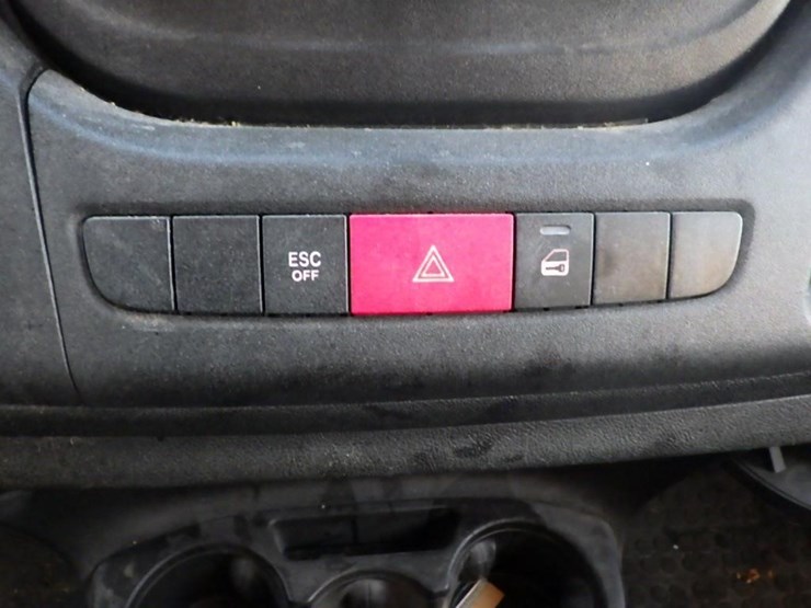 2021-dodge-3500-image-27