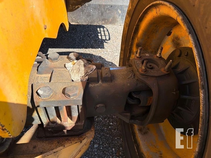 2017-jcb-512-56-image-37