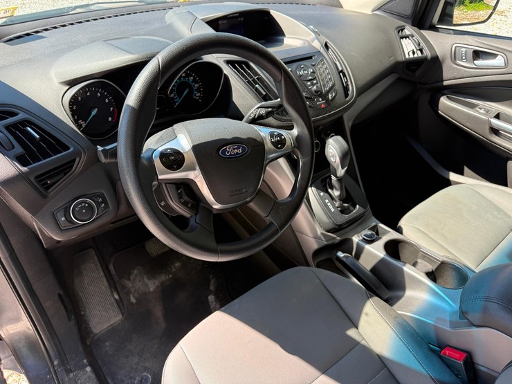 2015-ford-escape-image-10