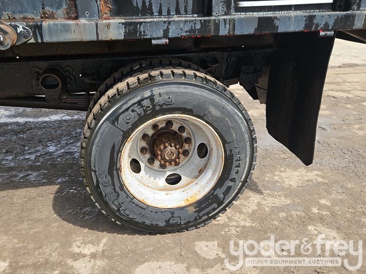 2000-ford-f650-xl-image-14