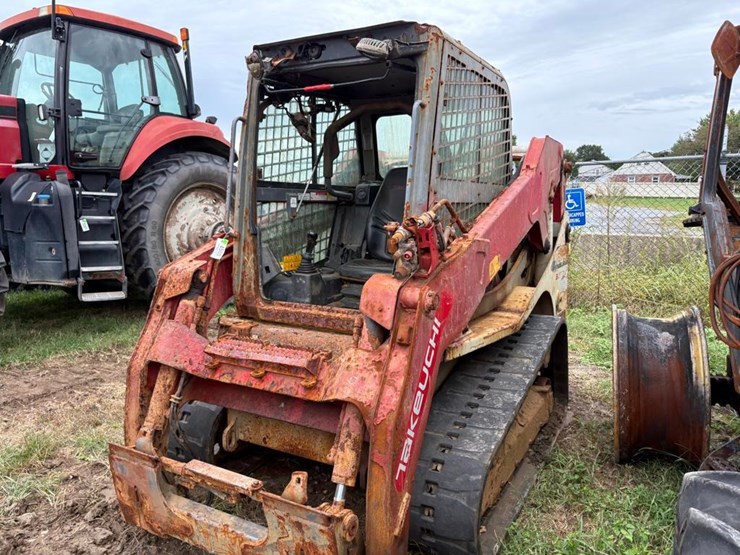 takeuchi-tl10v2-image-4