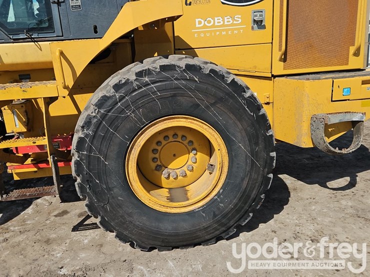2019-deere-524l-image-16