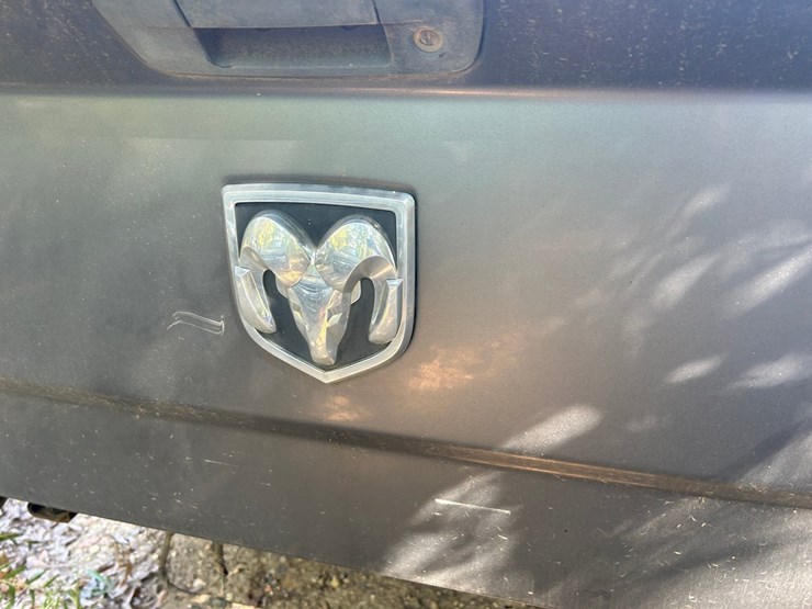 2013-dodge-1500-image-19