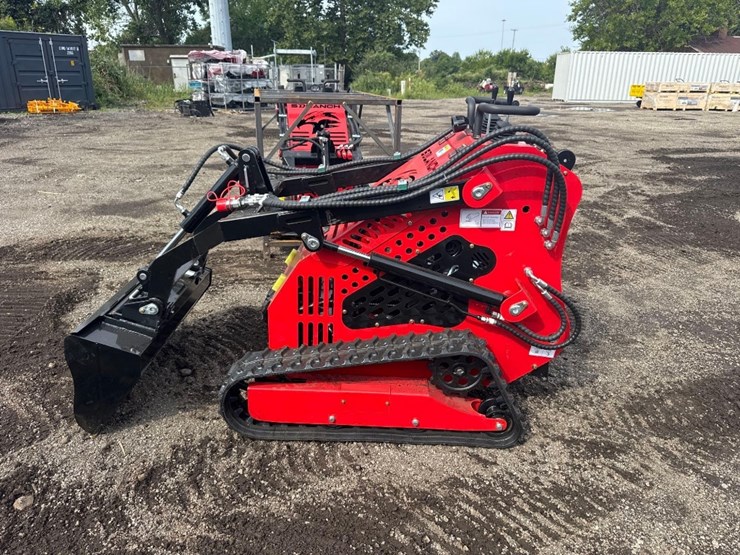 new-sd-lanch-co-mini-stand-on-skidloader-model-sdll60-image-1