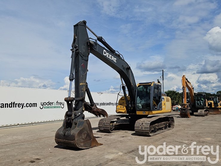 2019-deere-210g-image-1