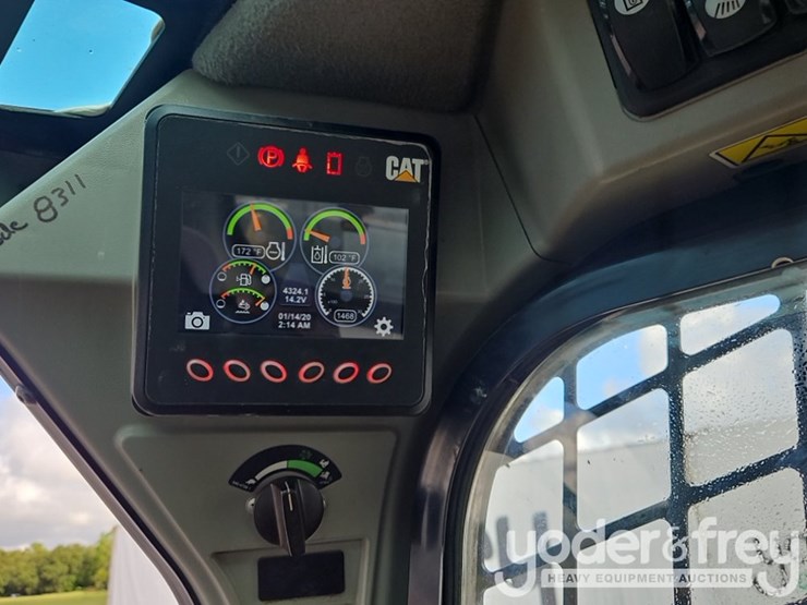 2017-caterpillar-272d2-xhp-image-23