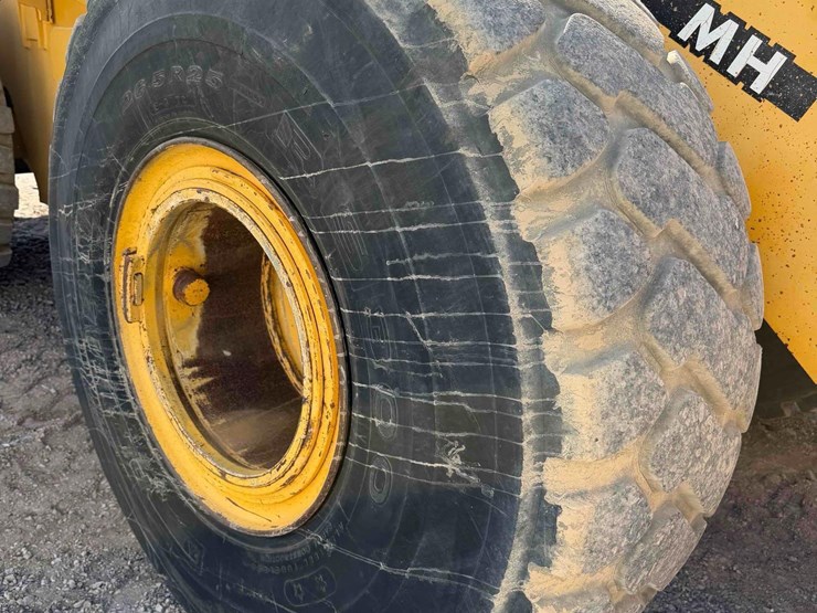 deere-744h-image-9