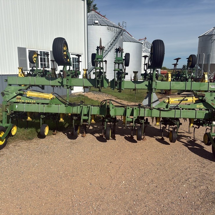 JOHN DEERE 85