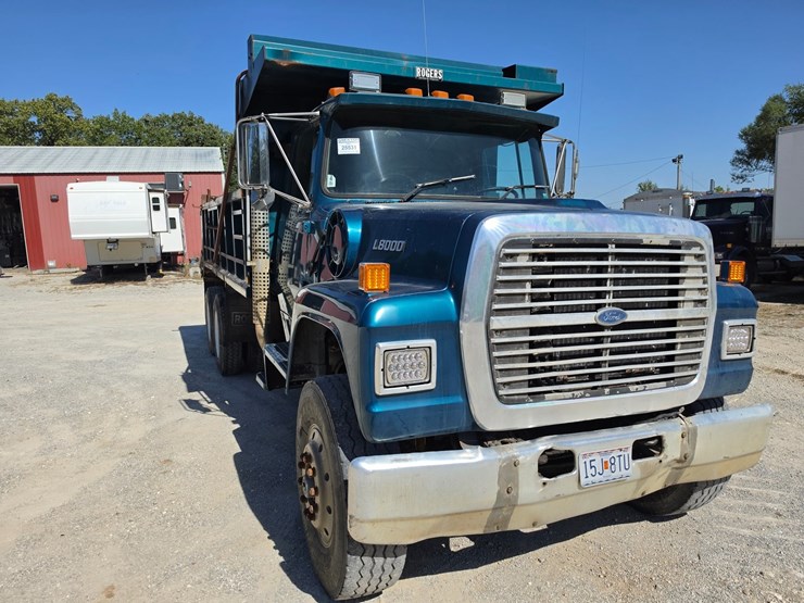 1996-ford-lt8000-image-20