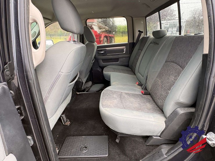 2016-dodge-1500-image-50