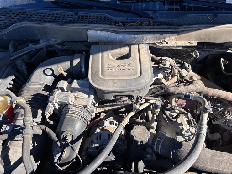 2016-chevrolet-3500-image-44