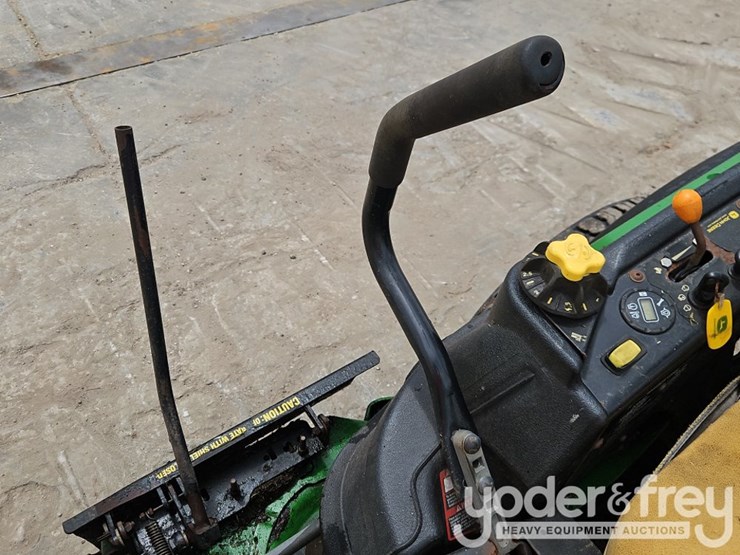 2016-john-deere-z920m-image-16
