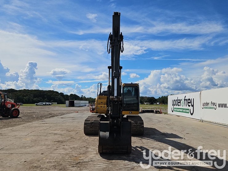 2019-deere-210g-image-18