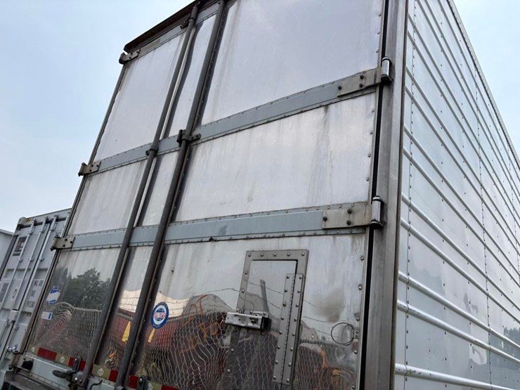 2016-volvo-d13-semi-truck-w/-enclosed-reefer-3000r-image-16