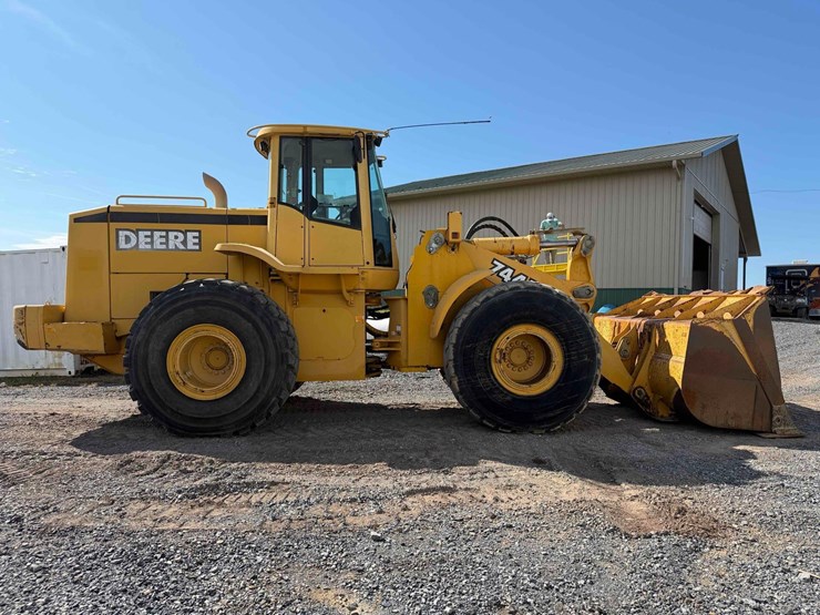 deere-744h-image-12