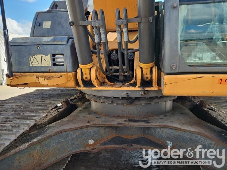 2016-case-cx250d-image-19