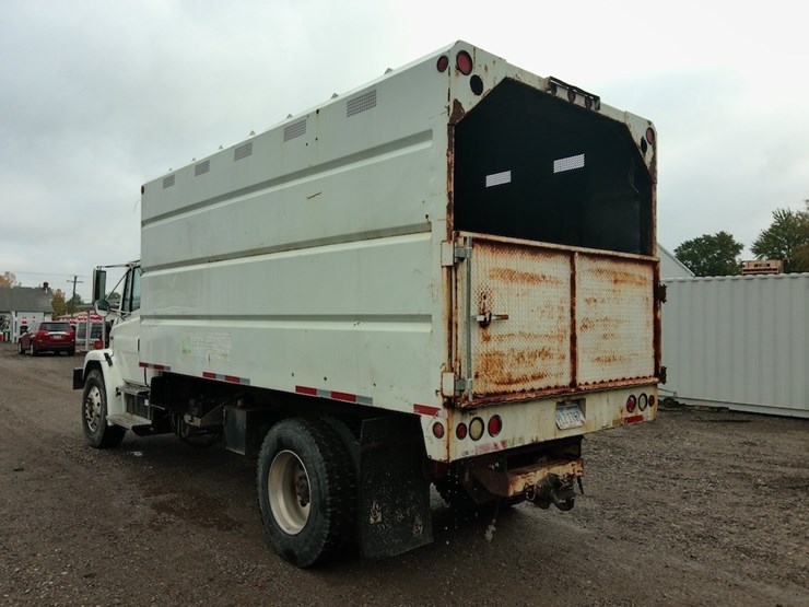 2001-freightliner-fl80-image-7