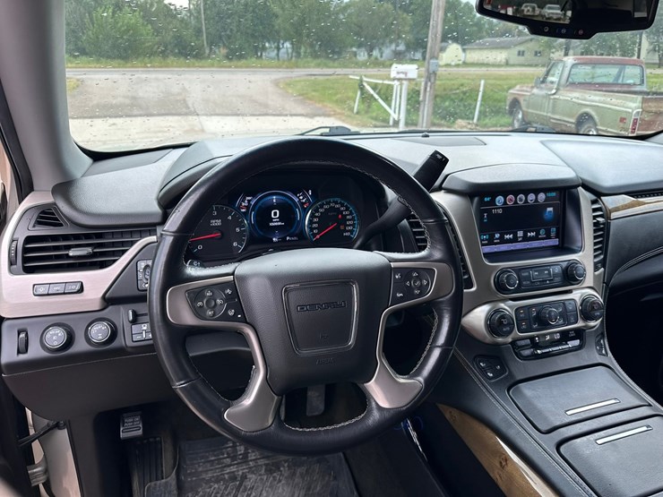 2017-gmc-yukon-denali-image-16