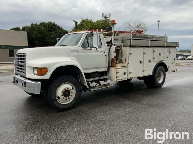 1996-ford-f800-image-1