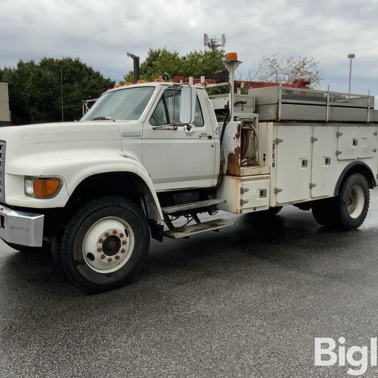 1996 FORD F800
