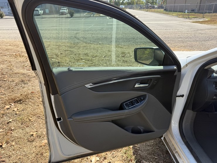#46833-•-2018-chevrolet-impala-lt-sedan-2g1105s38j9109671-inv#46833-image-38