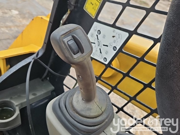 2018-caterpillar-257d-image-25