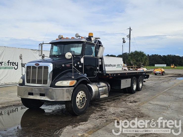 2017-peterbilt-348-image-1