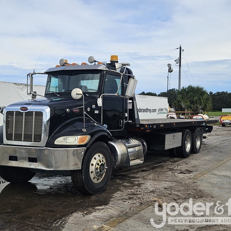 2017 PETERBILT 348