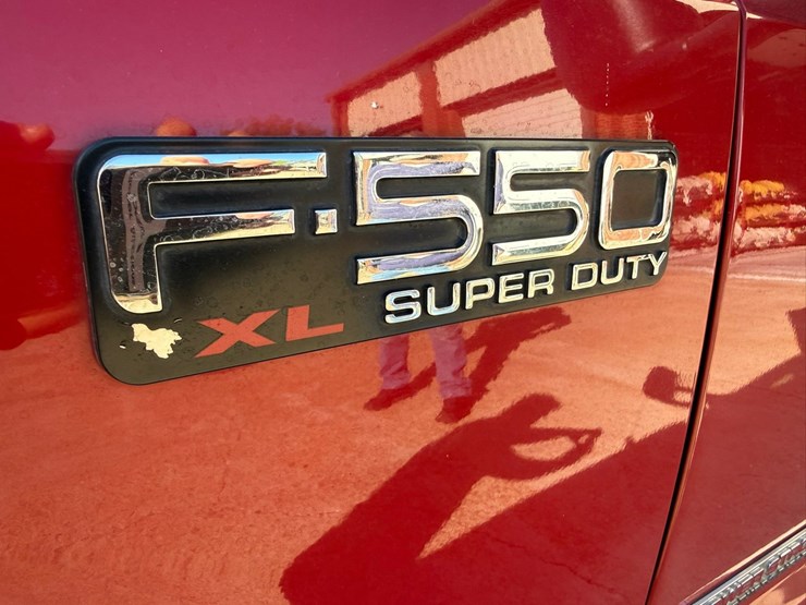 2004-ford-f550-image-26