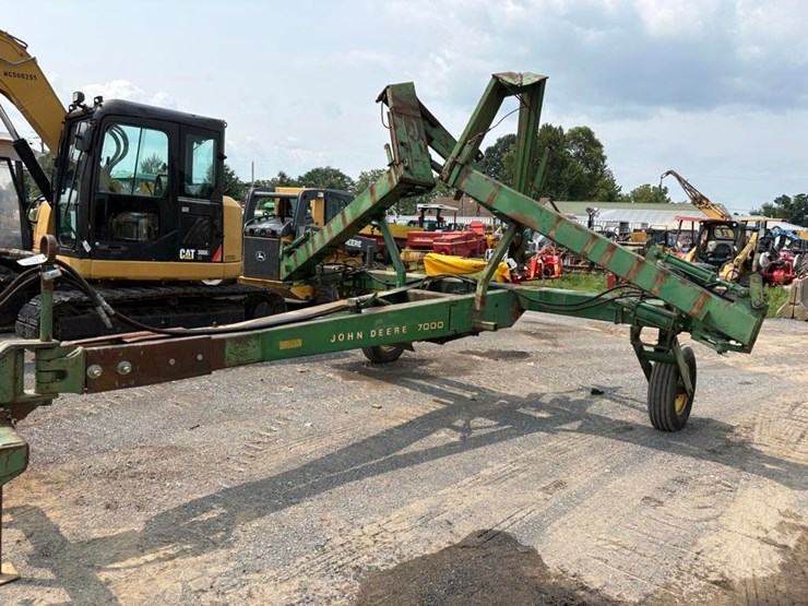 john-deere-corn-planter-frame-image-4