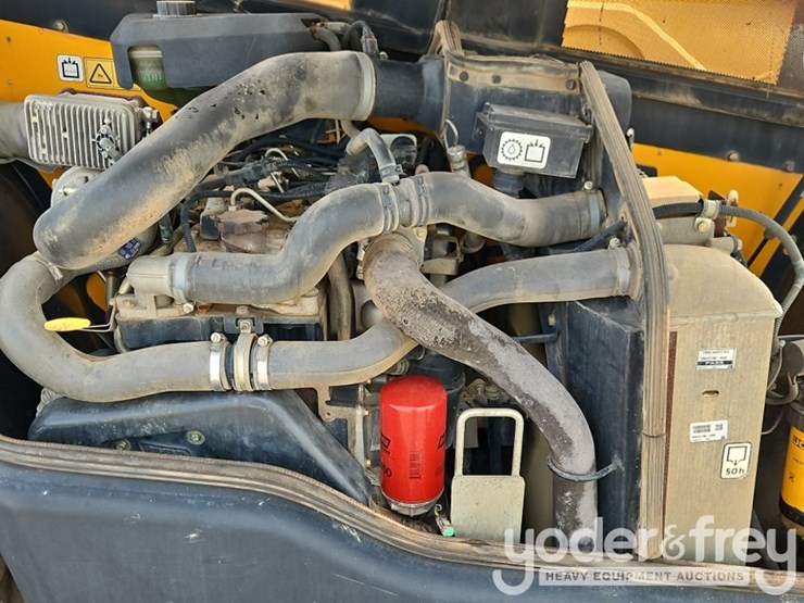 2013-jcb-550-170-image-18