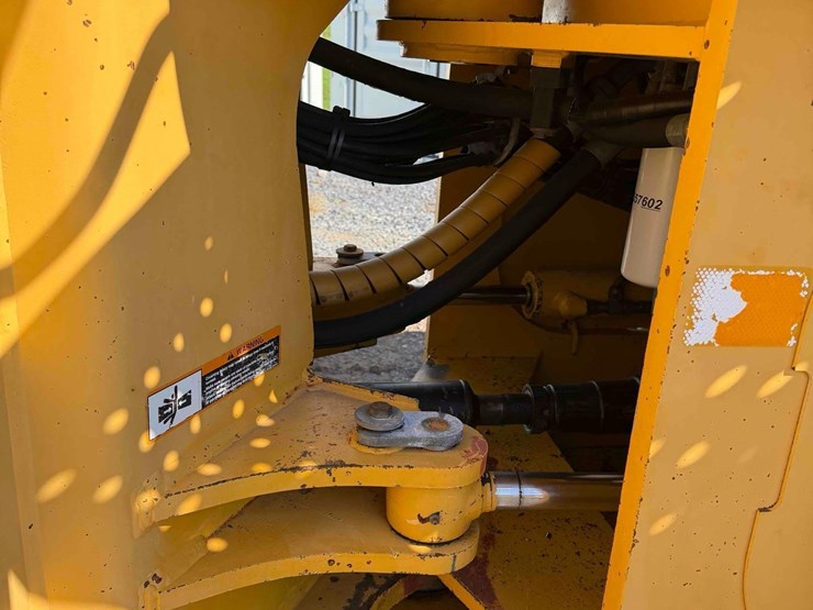 deere-744h-image-21