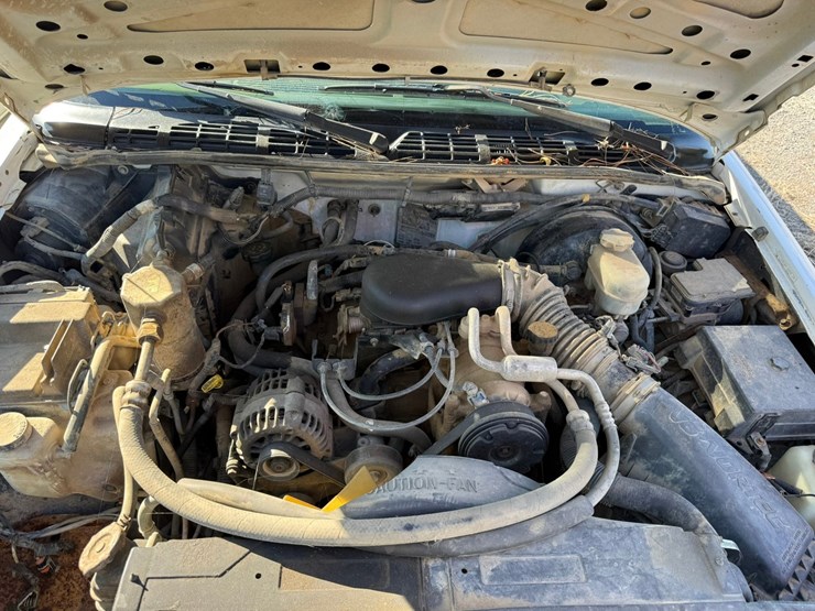 2002-chevrolet-s10-image-40