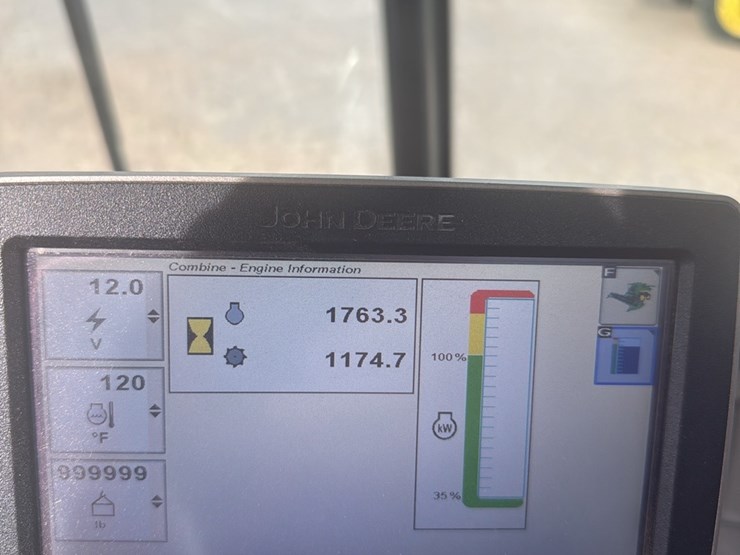 2012-john-deere-s550-image-17