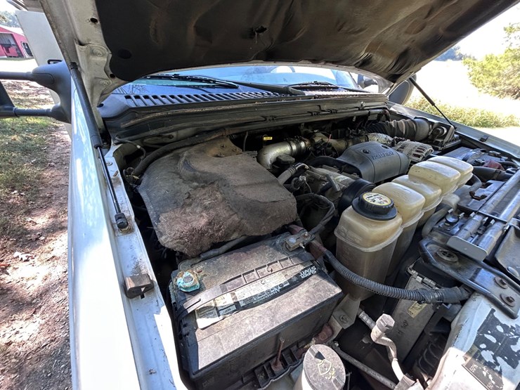 2002-ford-f550-xl-image-32