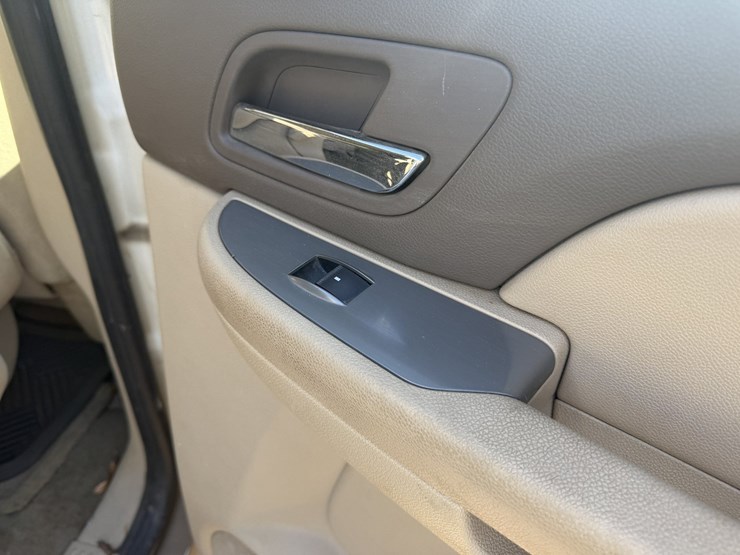 2009-chevrolet-tahoe-image-40