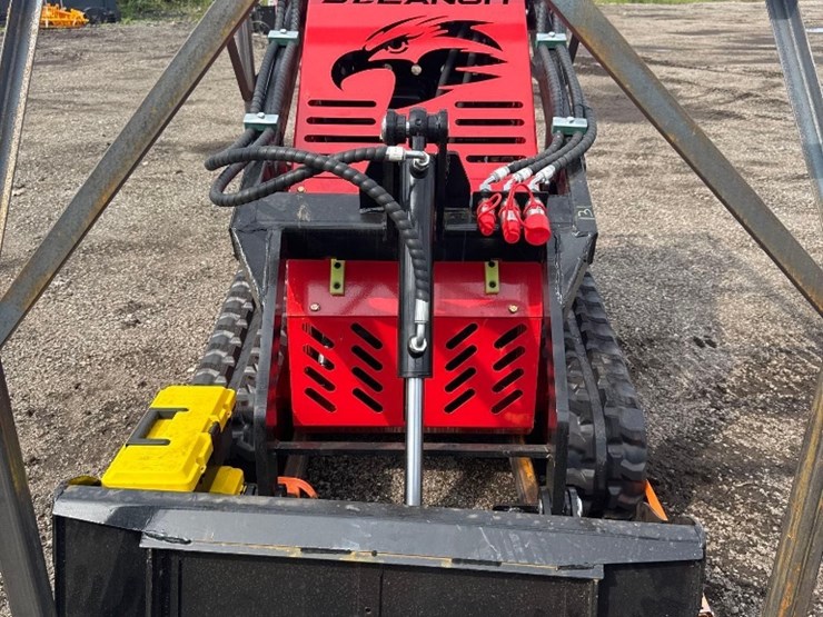 new-sd-lanch-co-mini-stand-on-skidloader-model-sdll60-image-3