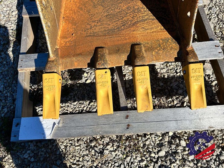 caterpillar-24-image-7
